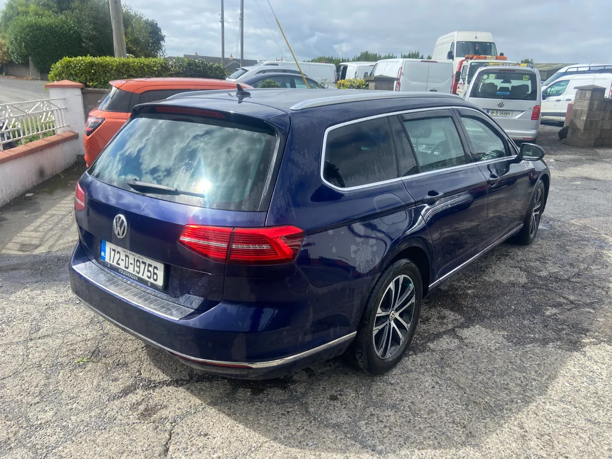 Volkswagen Passat 2017 hi miles - Image 4