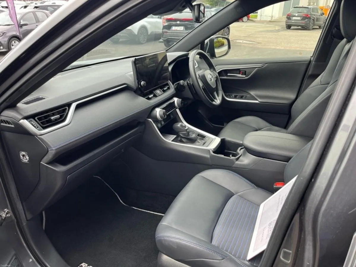 Toyota RAV4 HYBRID ELECTRIC SPORT - Image 6