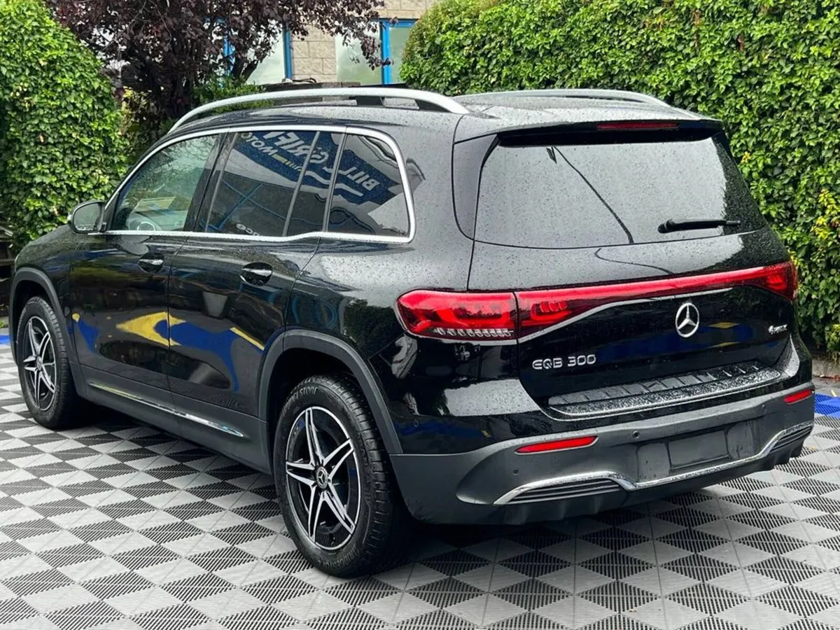 Mercedes-Benz EQB EQB300 AMG-LINE 4MATIC 7-SEATER - Image 6