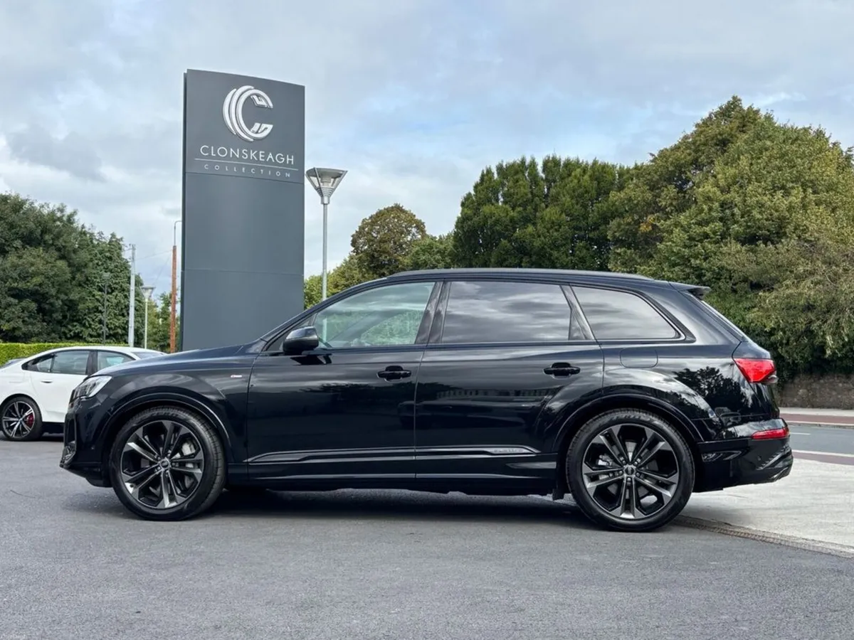 Audi Q7 TFSI E QUATTRO BLACK EDITION S LINE - Image 4