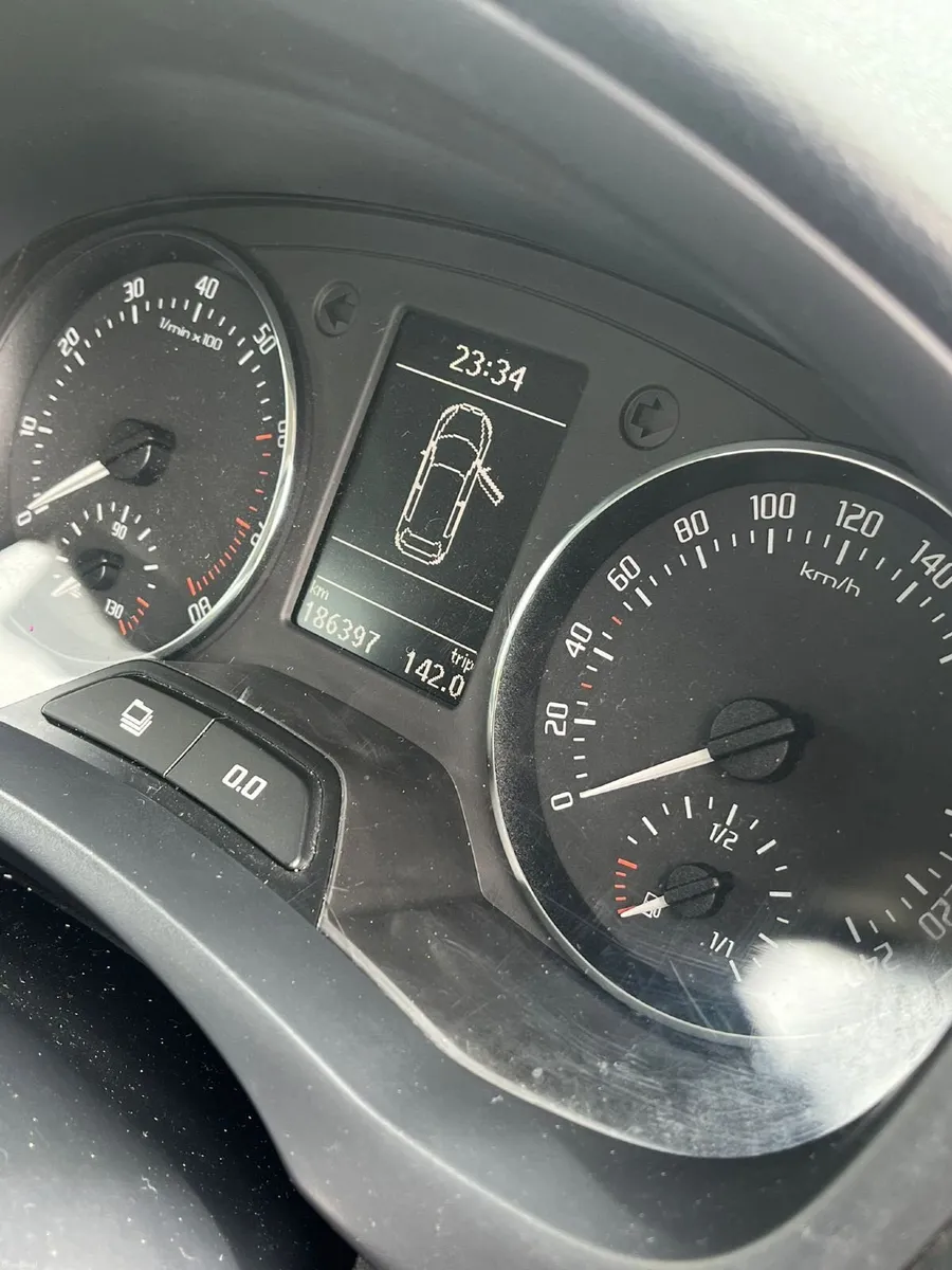 Skoda Fabia 2011 - Image 2