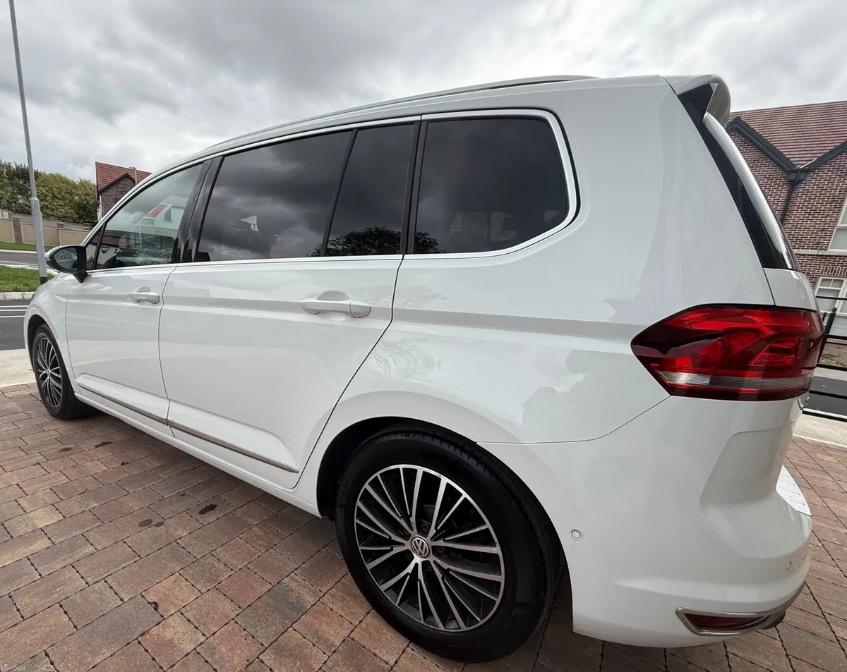 Volkswagen Touran 2017 - Image 3