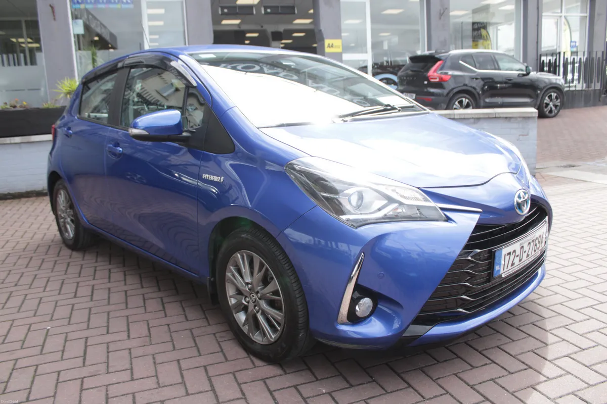 1.5 PETROL HYBRID ICON TECH 5DR HATCHBACK AUTO // - Image 2