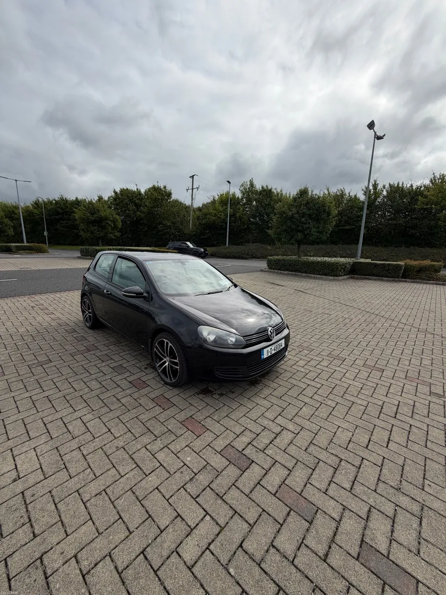 Volkswagen Golf 2011 - Image 1