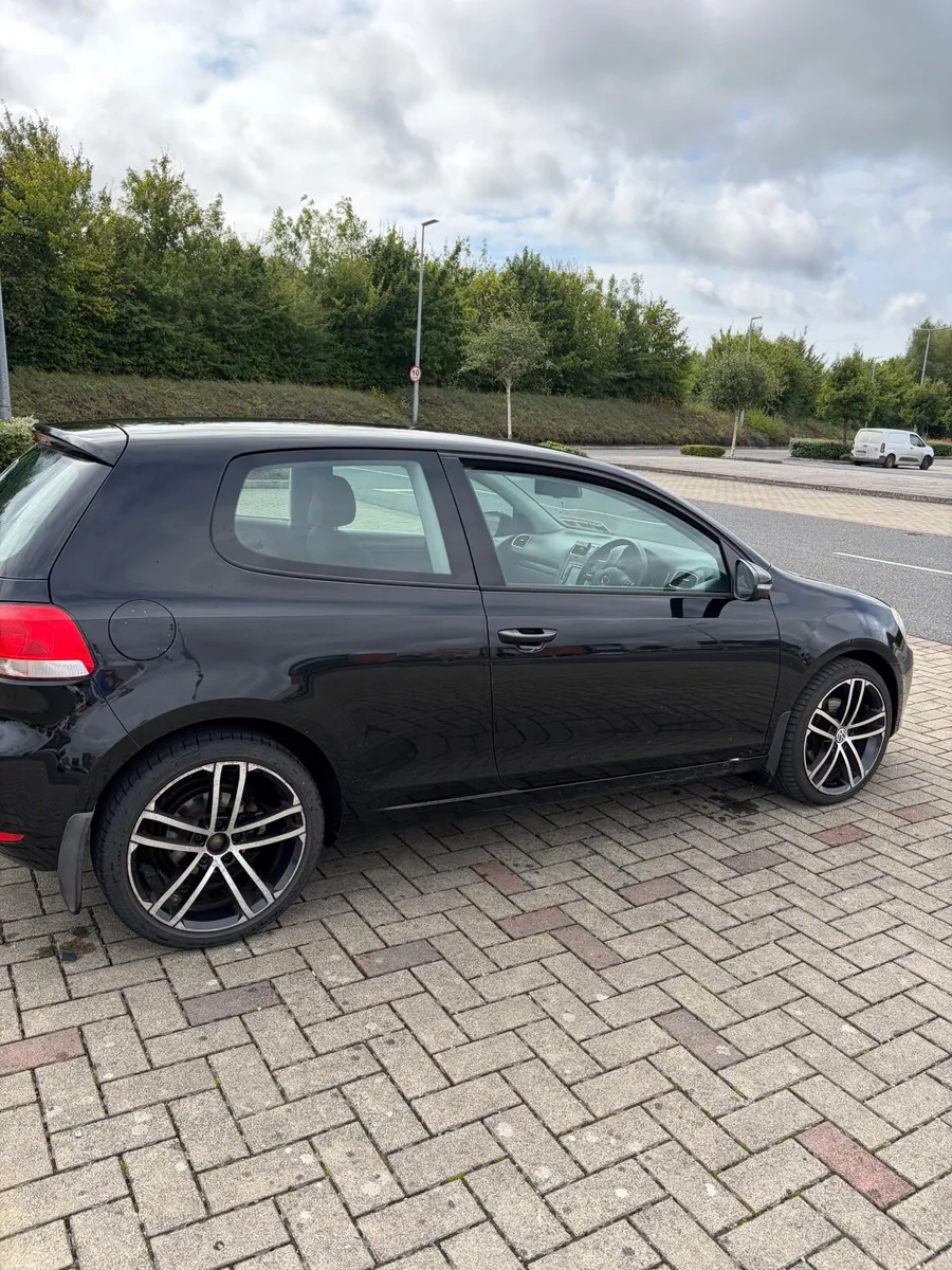 Volkswagen Golf 2011 - Image 3