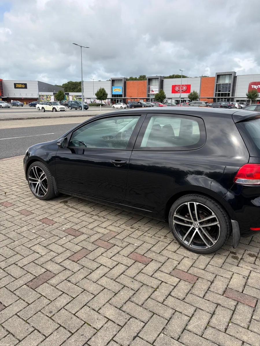 Volkswagen Golf 2011 - Image 5