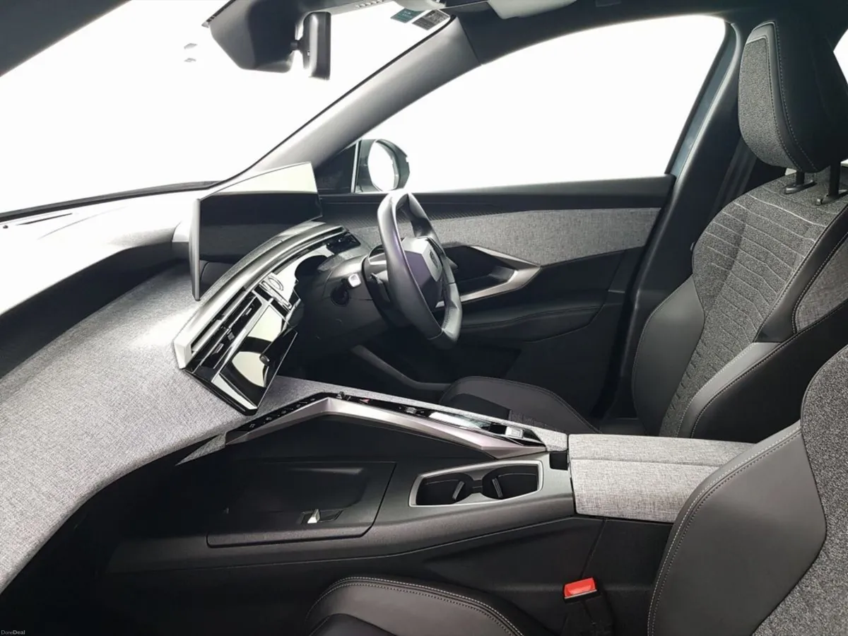 Peugeot 3008 1.2 MHEV 145bhp eDCS6 Allure - Image 4