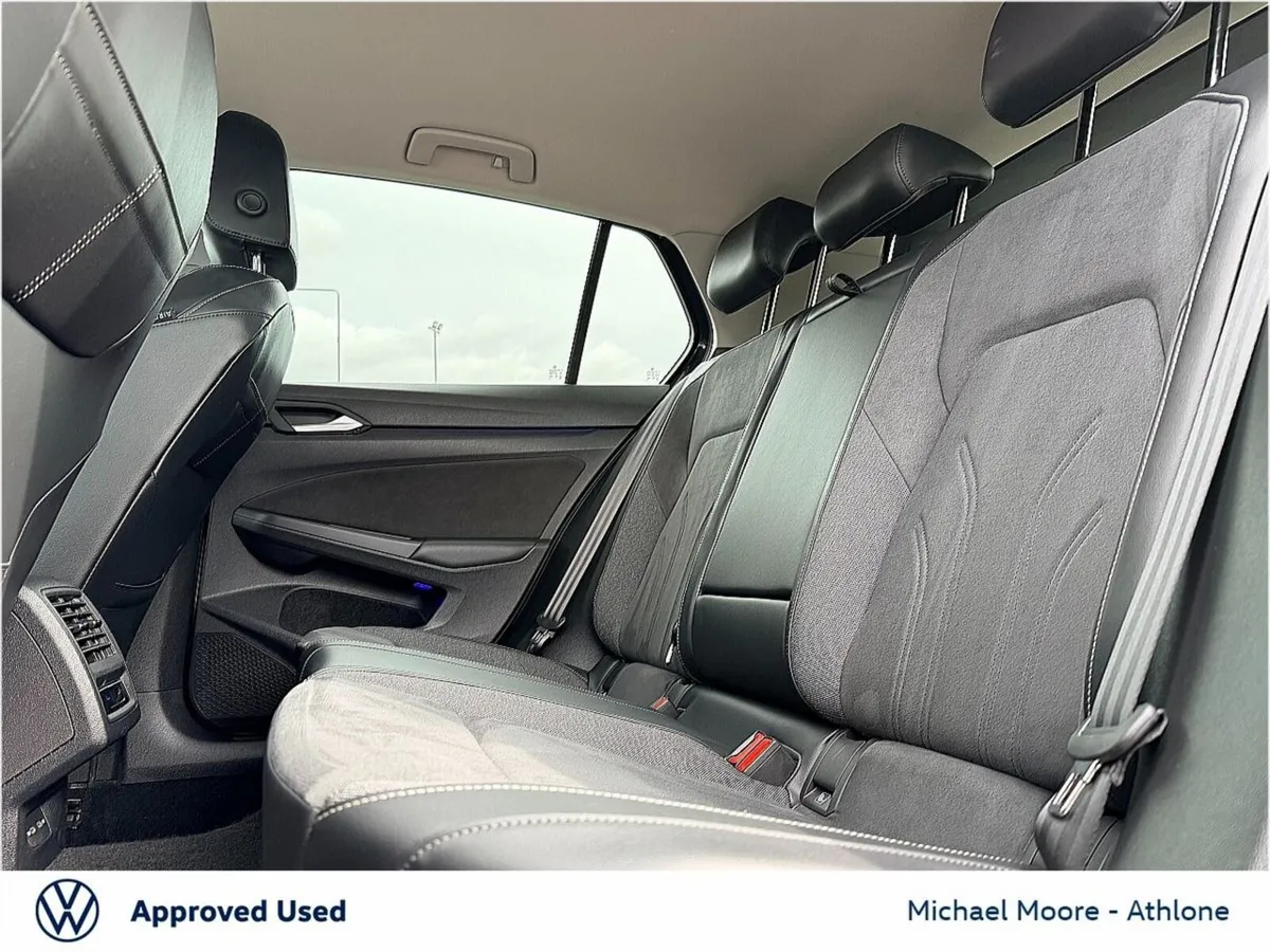 Volkswagen Golf STYLE 2.0 TDI 115BHP - Image 6