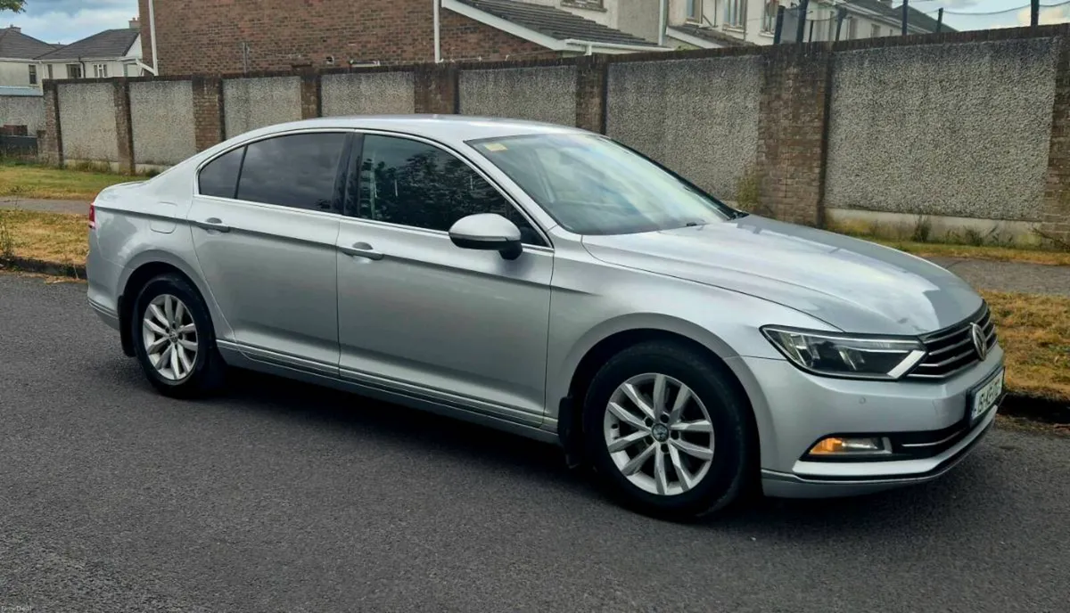 2015 Volkswagen Passat 1.6 Tdi Comfortline - Image 1