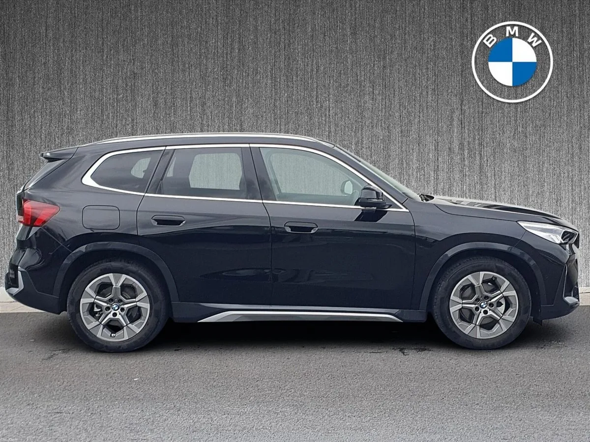 BMW iX1 iX1 eDrive20 xLine - Image 3