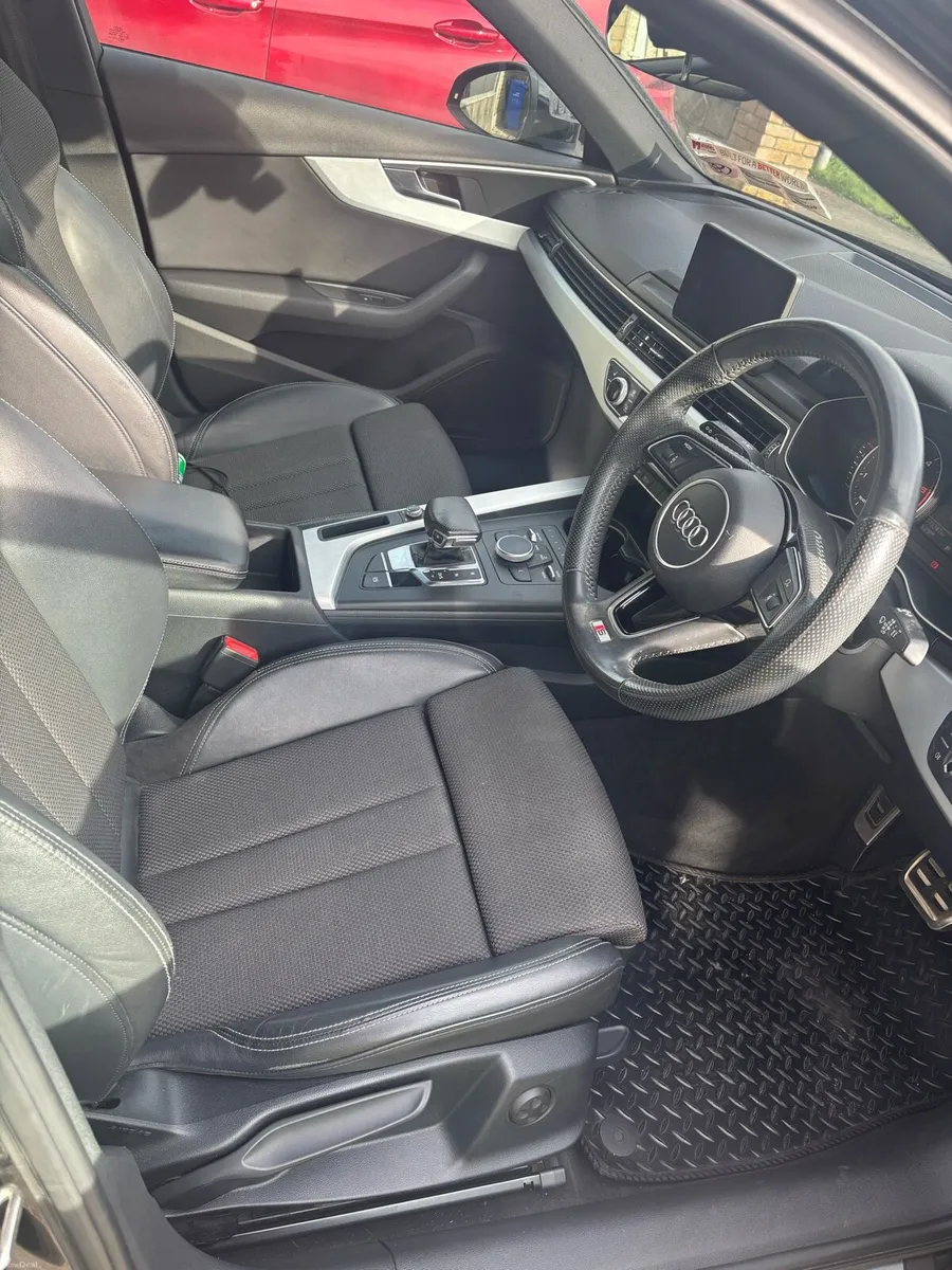 Audi A4 S Line 2.0 TDI 190HP S Tronic Automatic - Image 2