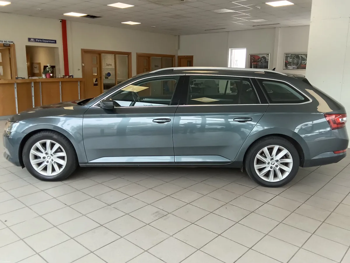 Skoda Superb 2017 SE DSG Automatic Estate - Image 4