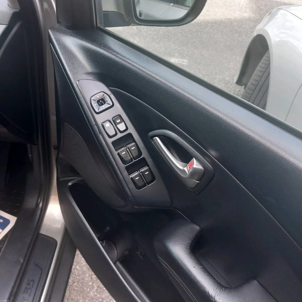 Car - Image 1