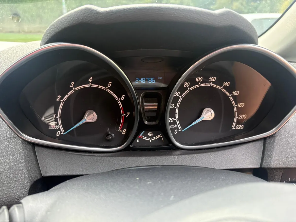 2014 Ford Fiesta 1.25 5dr Zetec - Image 6
