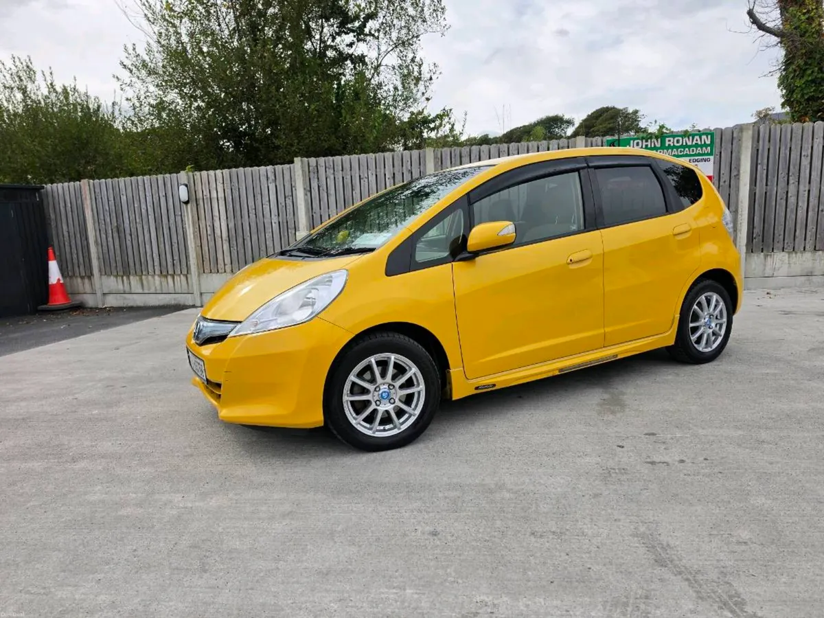 Honda Fit 1.3 hybrid Automatic - Image 5