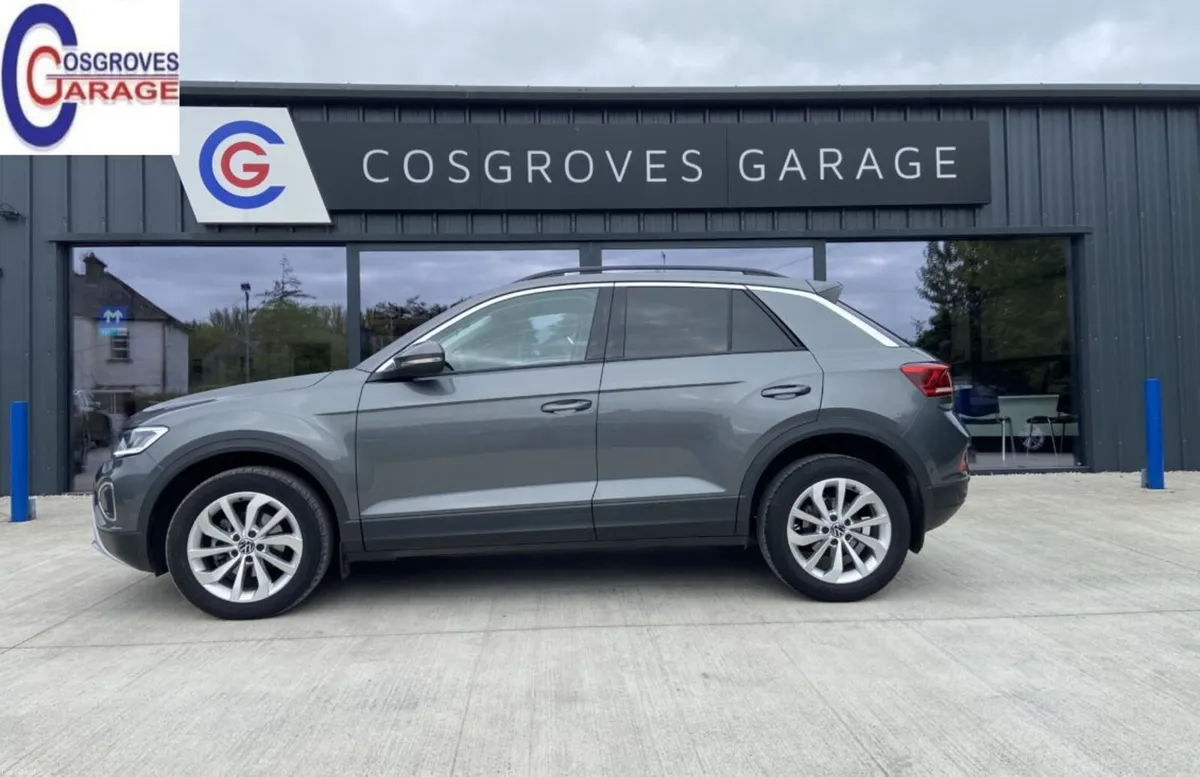 2024 Volkswagen T-Roc  2.0tdi - Image 2