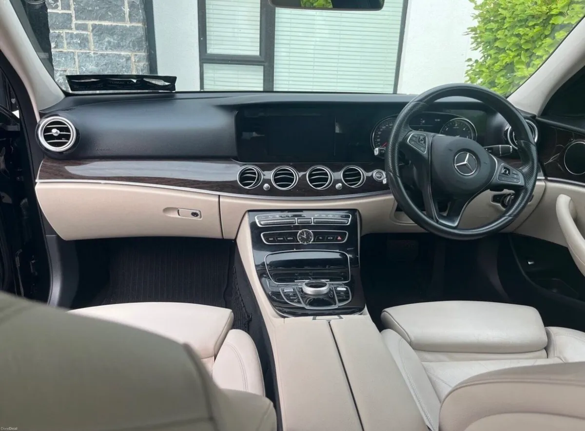 Mercedes-Benz E200D 2017 - Sports Trim - Image 3