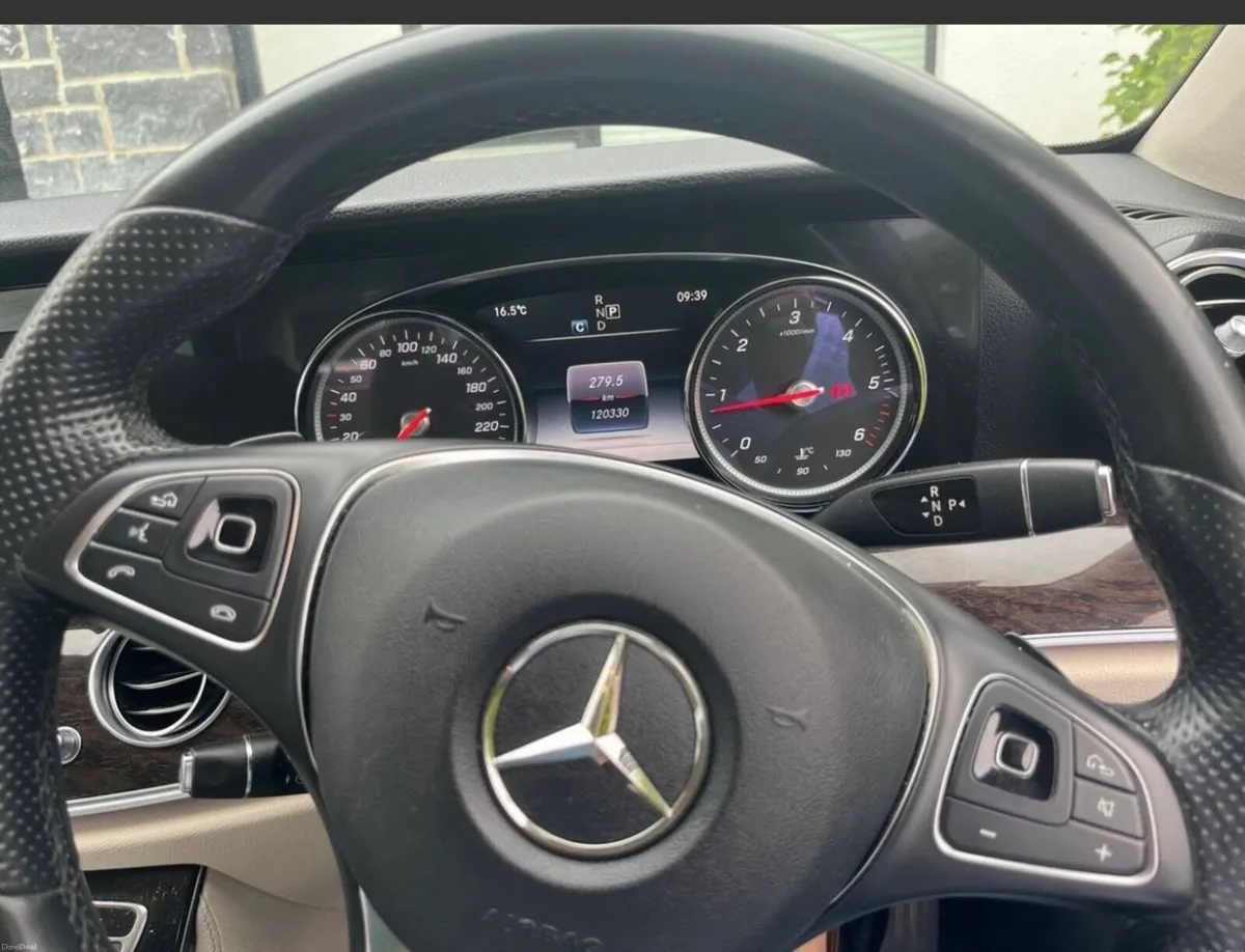 Mercedes-Benz E200D 2017 - Sports Trim - Image 6
