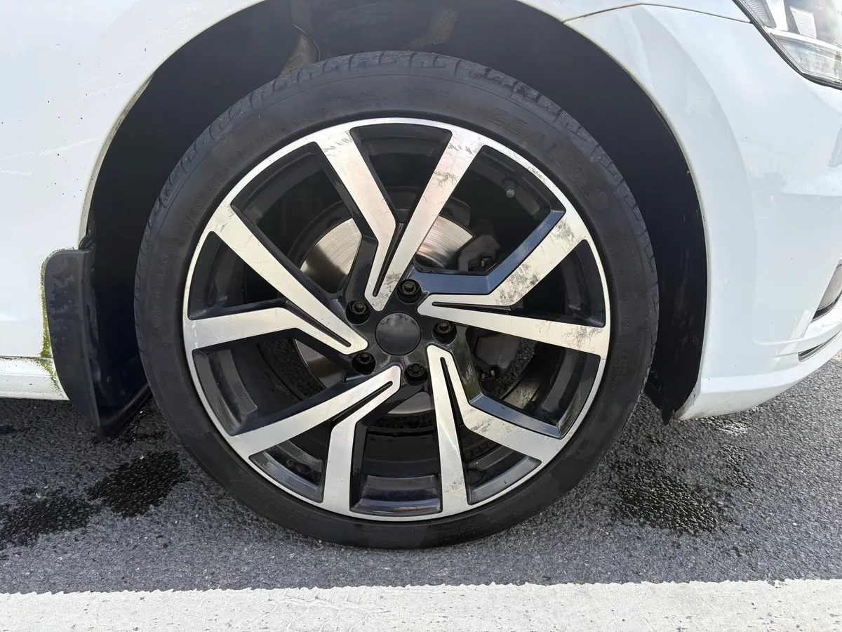 Volkswagen Golf 1.6L Comfortline - Image 4
