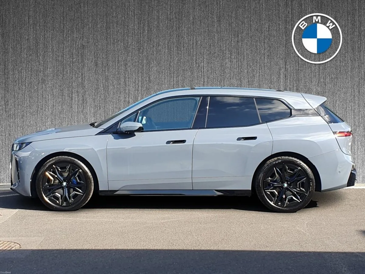 BMW iX xDrive45 M Sport - Image 3