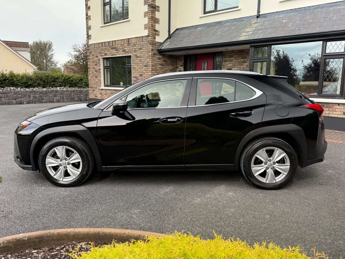 Immaculate 201 Lexus UX250h! - Image 4