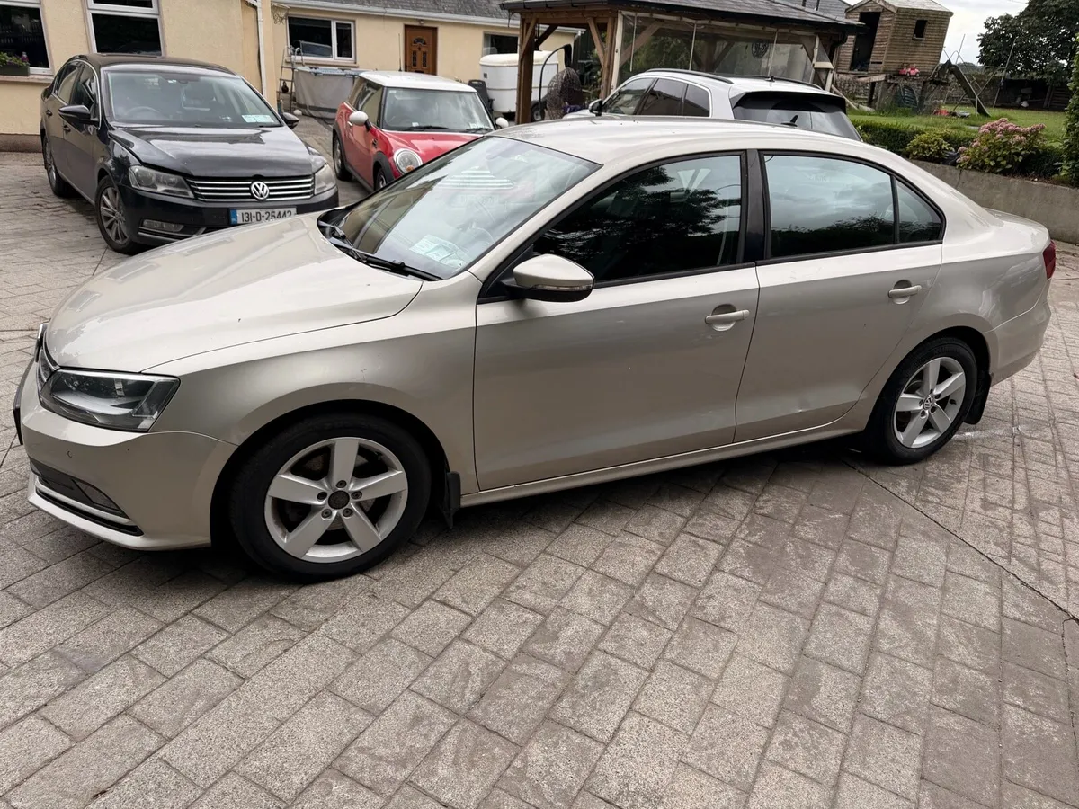 Volkswagen Jetta - Image 2