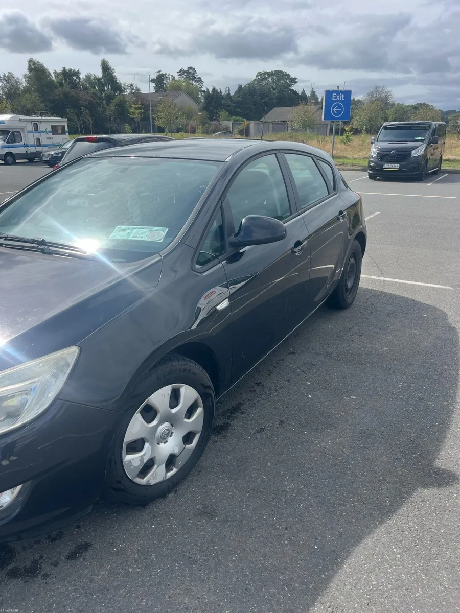 2010 Vauxhall Astra - Image 2