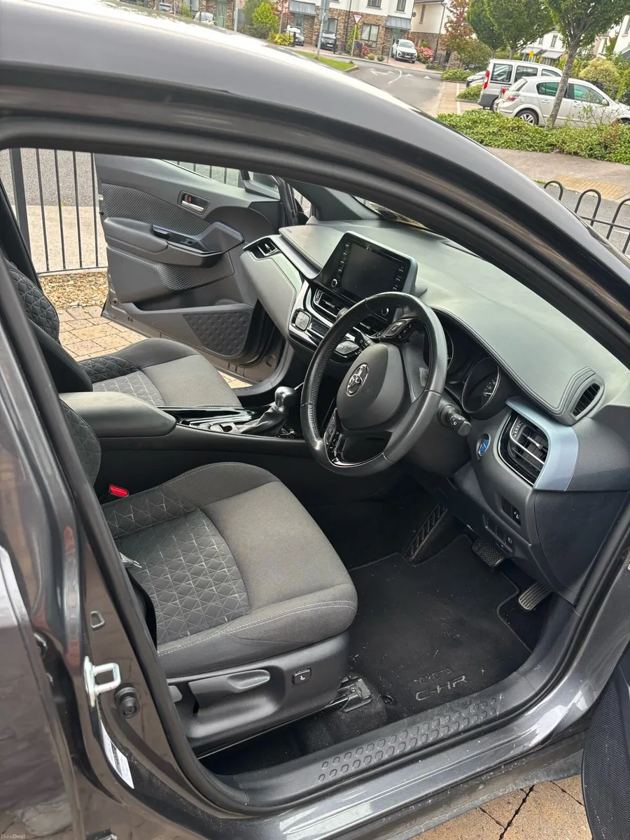 Car - Image 4