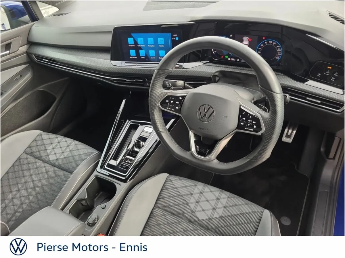 Volkswagen Golf 1.5 eTSI 130HP R-Line DSG MHEV - Image 2