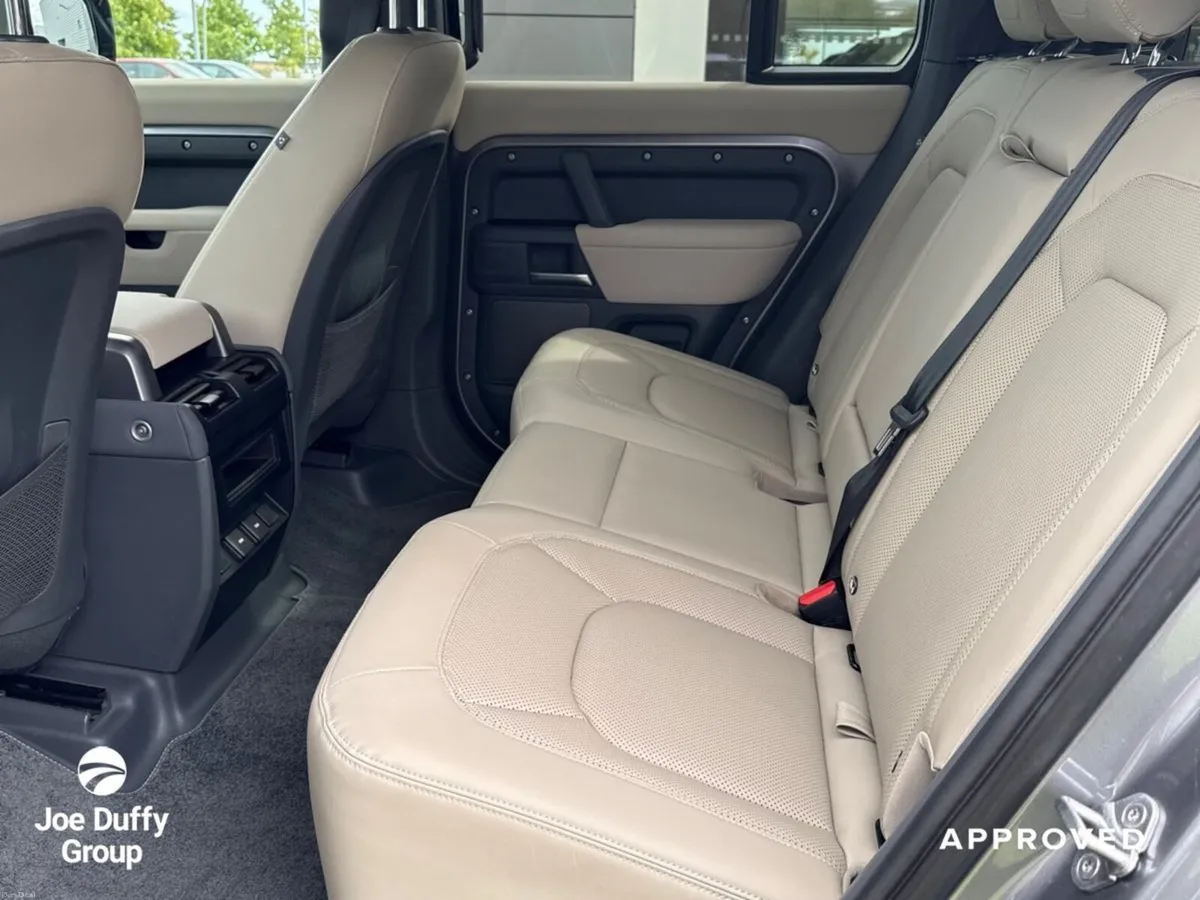 Land Rover Defender 110 2.0 Si4 PHEV S 5 Seater - Image 5