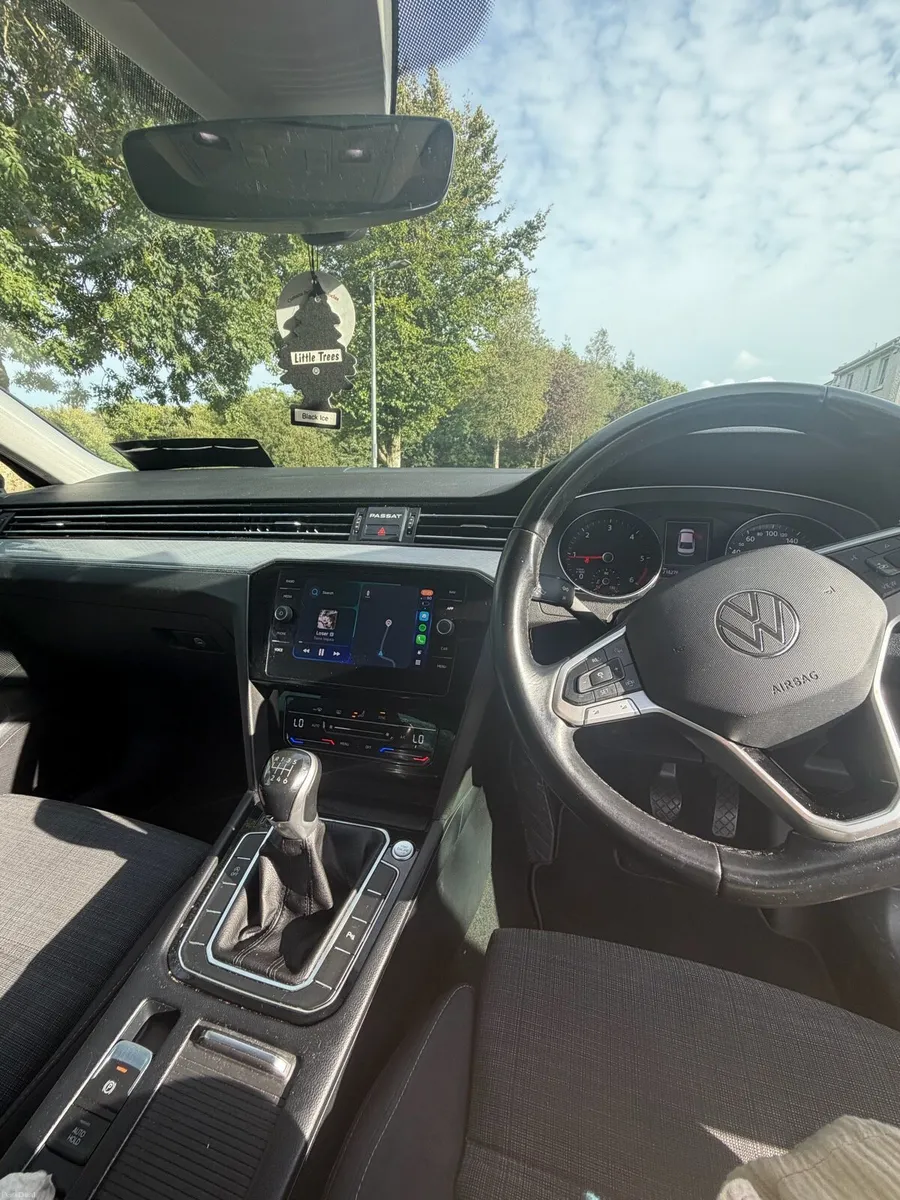211 Volkswagen Passat 2.0 TDI 150BHP - Image 6