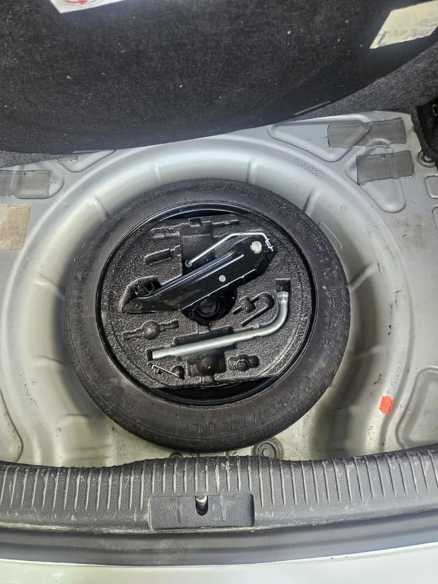 Volkswagen Golf 2011 - Image 4