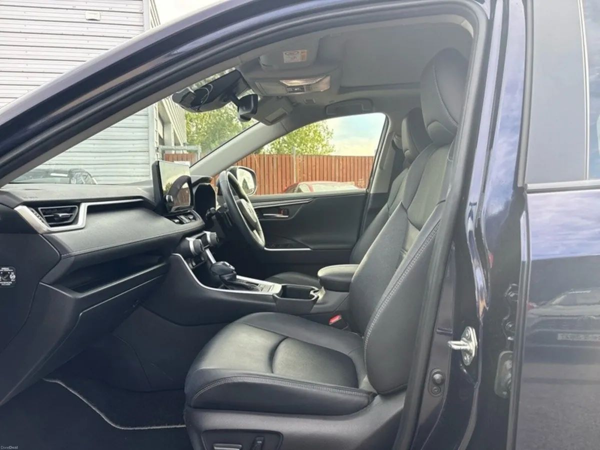 Toyota RAV4 HYBRID PLATINUM FWD *ORIGINAL IRISH CA - Image 6