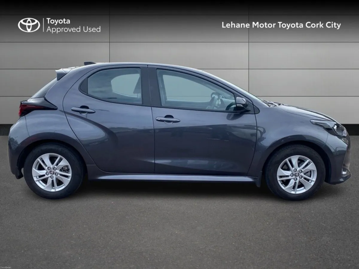 Toyota Yaris Yaris HEV Luna - Image 3