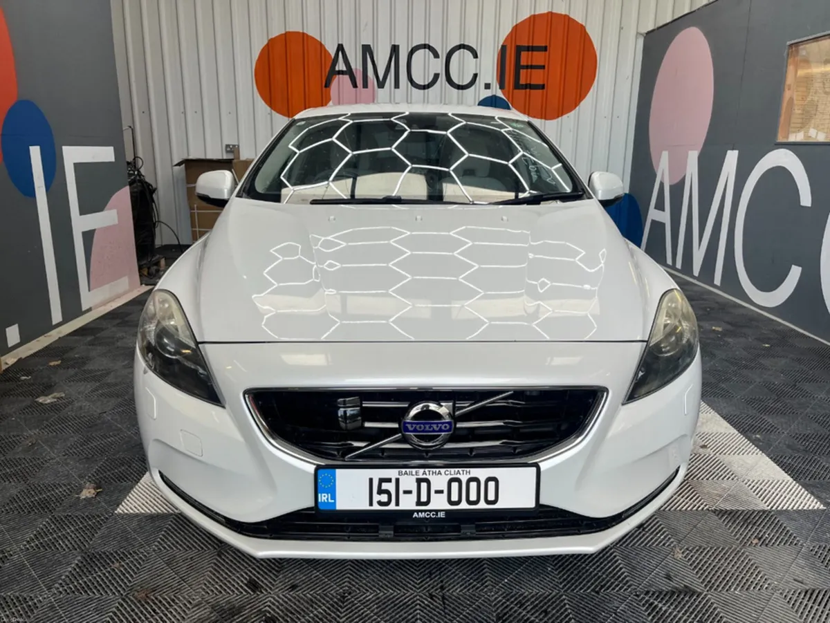 Volvo V40 2015 VOLVO V40 T4 SE  1.6 AUTOMATIC / CR - Image 2