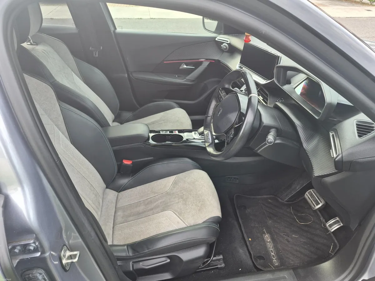 Peugeot E2008 2021 - Image 4