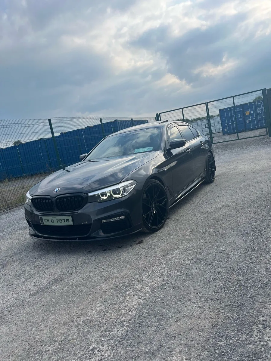 BMW 520d xDrive Sunroof - Image 1