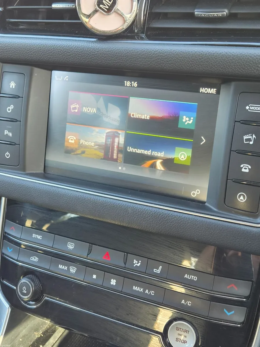 Jaguar XF 2018 - Image 4