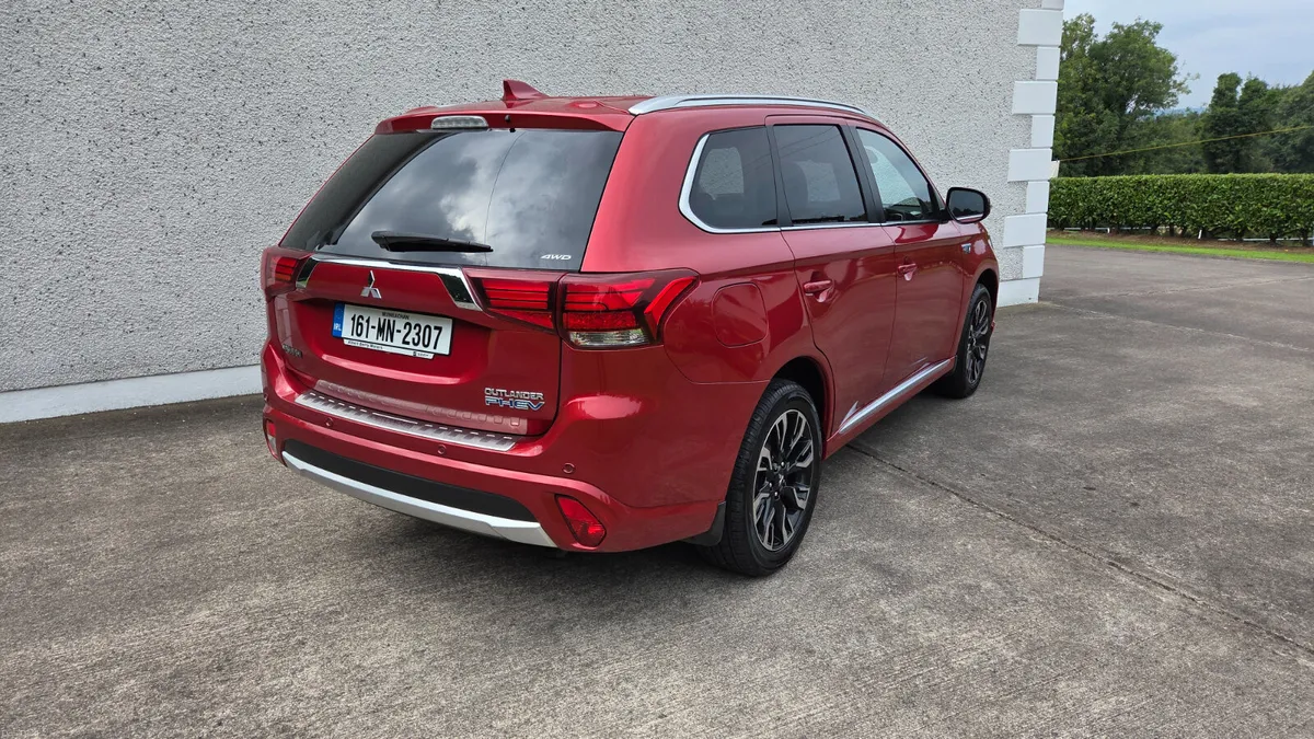 161 Mitsubishi Outlander PHEV Plug in Hybrid - Image 3
