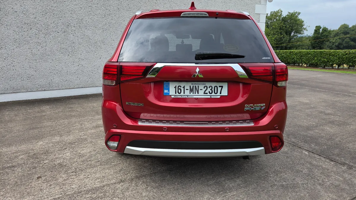 161 Mitsubishi Outlander PHEV Plug in Hybrid - Image 4