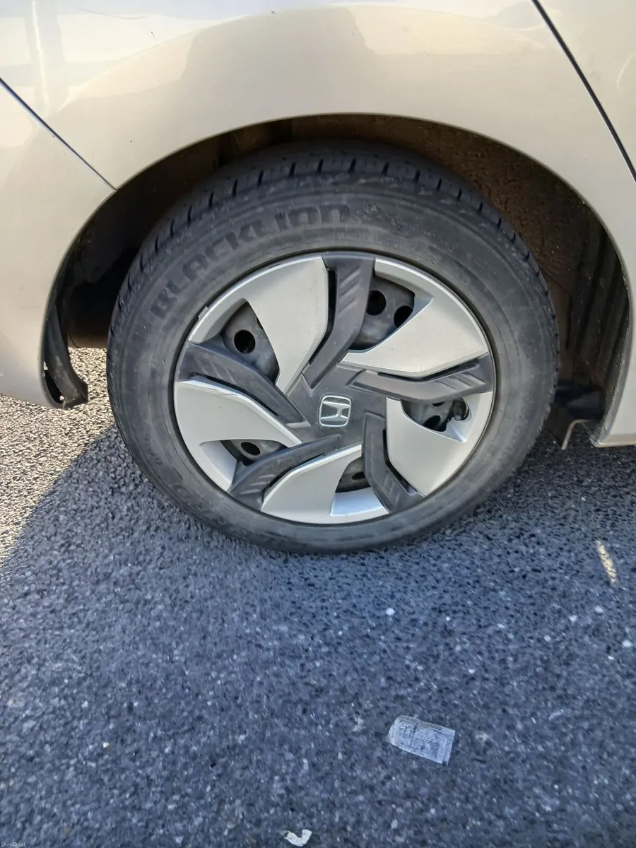 Honda Fit 2015 - Image 2