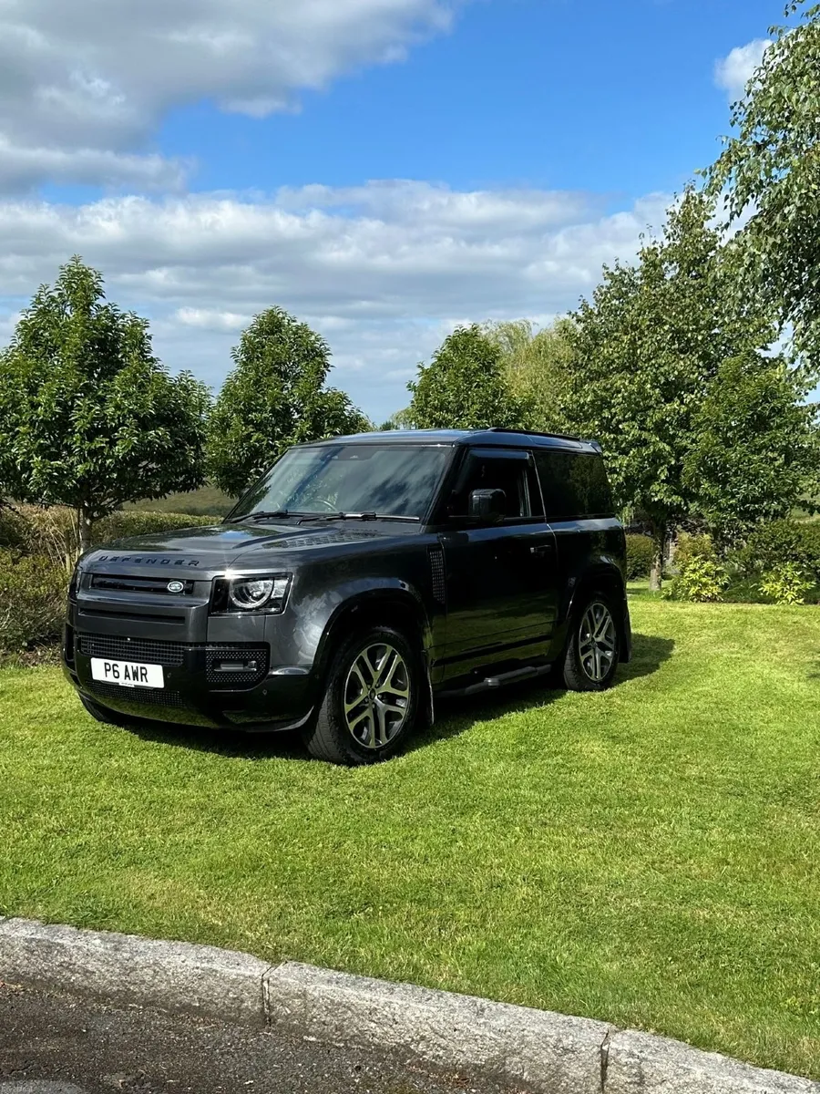 Land Rover Defender 2025 - Image 2