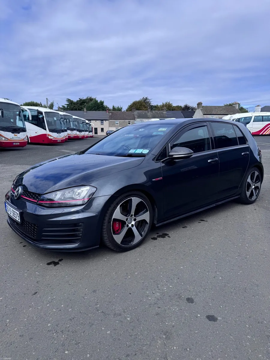 Volkswagen Golf GTI Performance - Image 2
