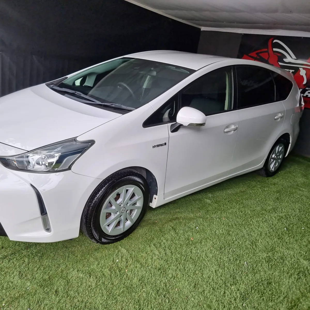 7 SEATER TOYOTA PRIUS HYBRID 2020 AUTOMATIC - Image 3