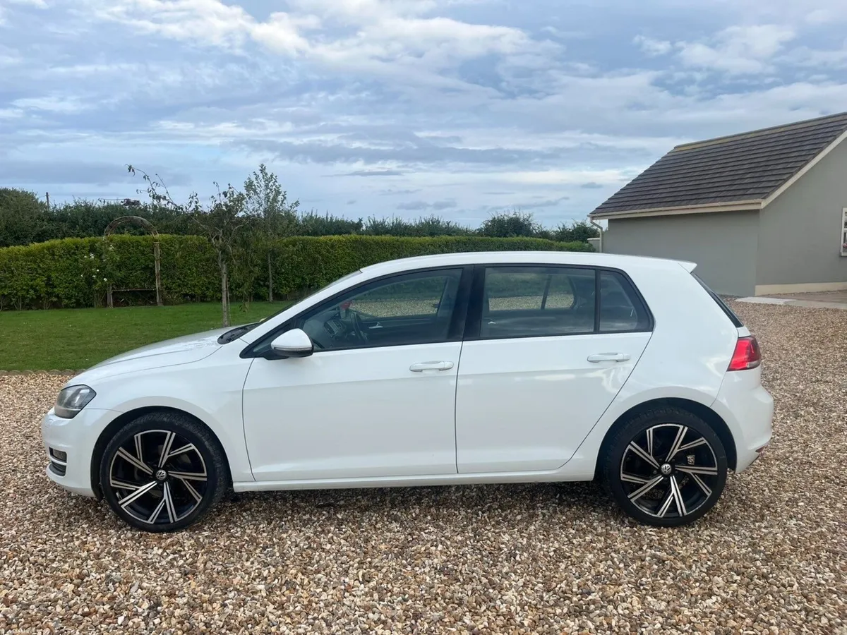 Volkswagen Golf TSI Bluemotion Comfortline 2013 - Image 2