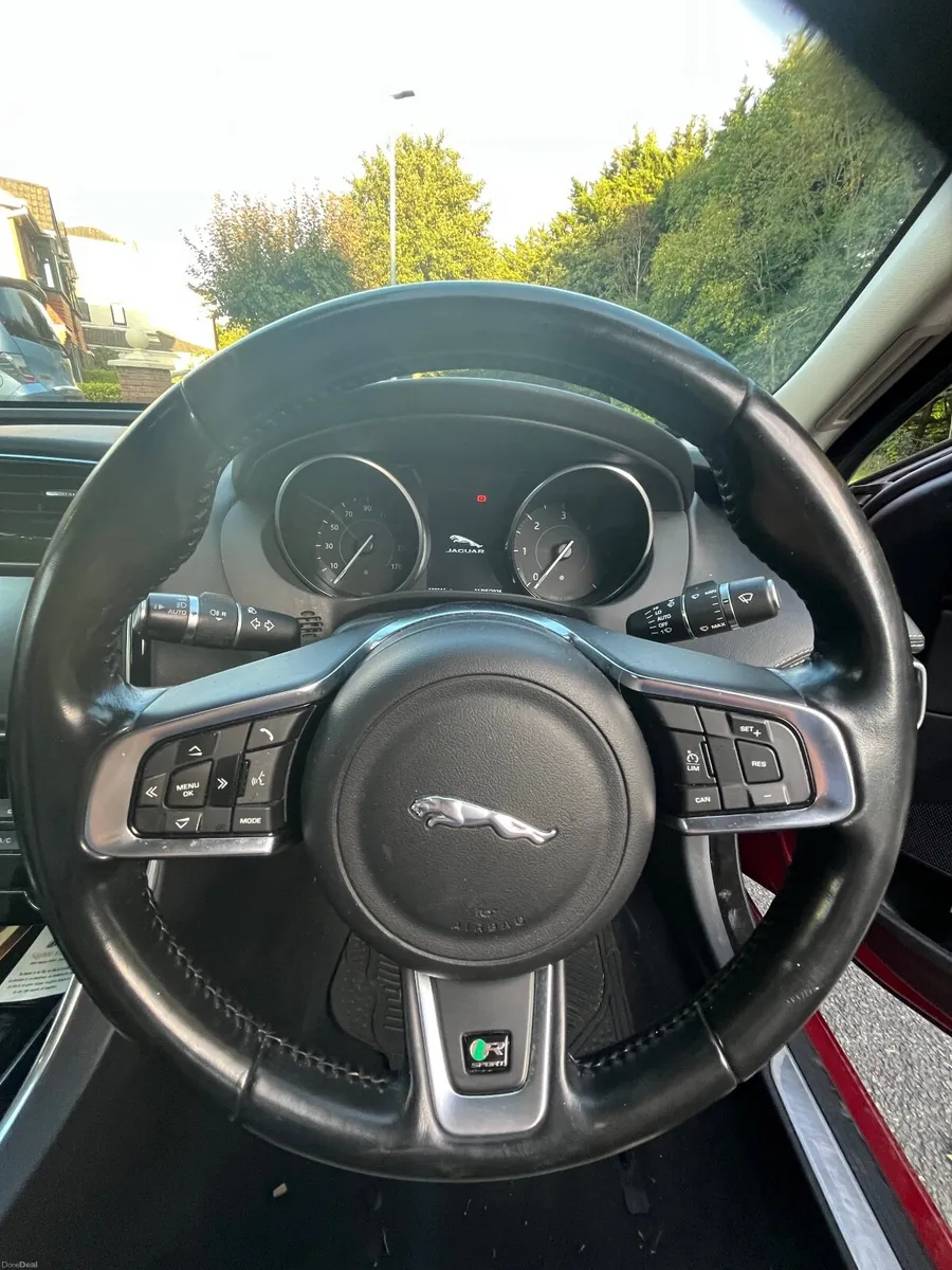 Jaguar XE R-Sport 2017 - Image 3