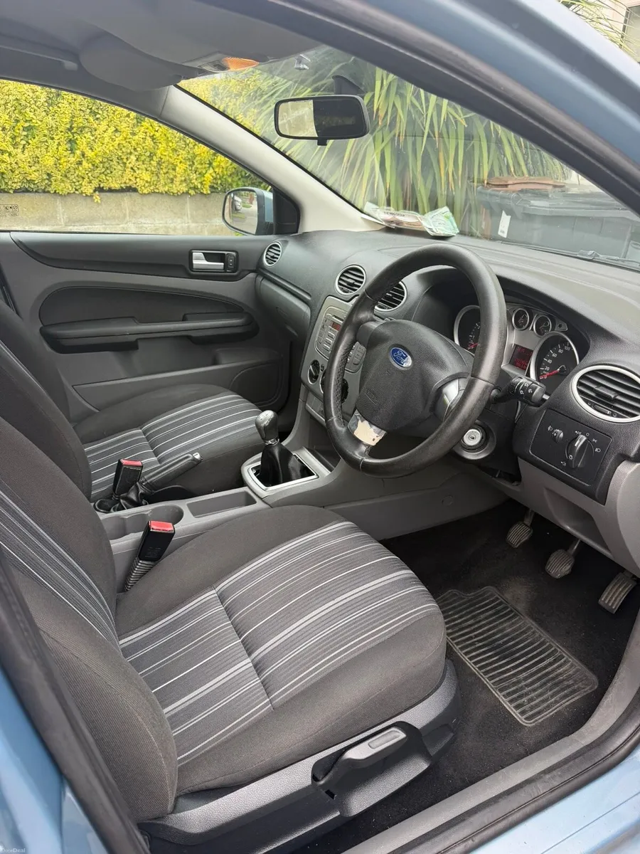 08 Ford Focus - Image 5