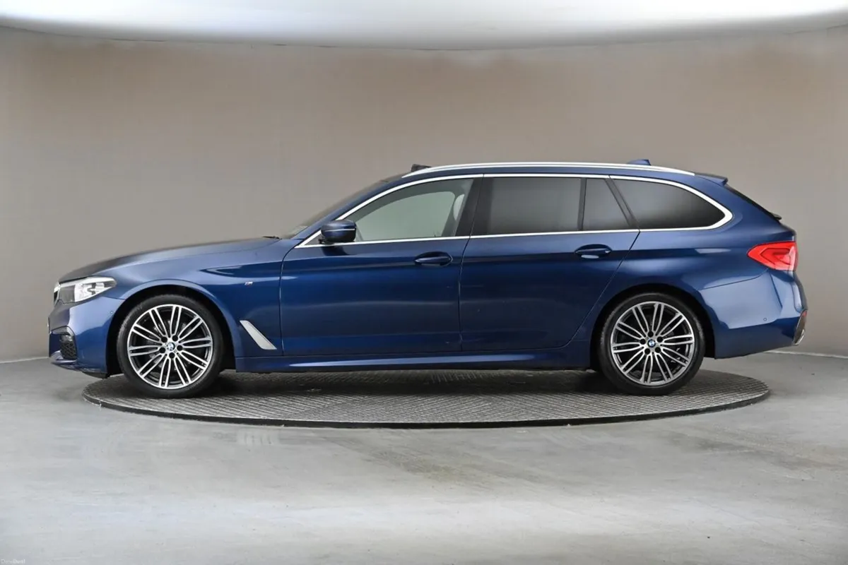 BMW 5-Series 520D M SPORT ZM5T TOURING **BEIGE LEA - Image 5