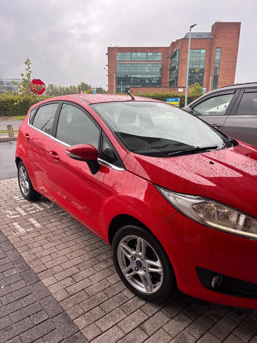 Ford Fiesta 2014 - Image 2