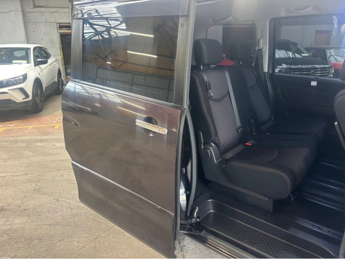 Nissan Serena 7 Seater HYBRID 5DR Auto Electric Si - Image 2